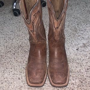 Ariat Men Boots size 8.5